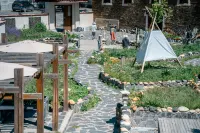 Xinduqiao Yunmanshanju Hotel Hotels near Tagong Grassland