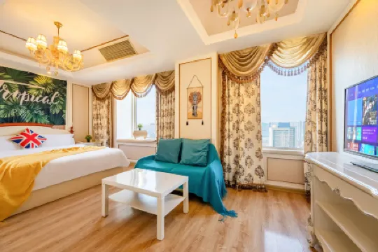 Ganghui Four Seasons Hotel Apartment (Dalian Railway Station Zhongshan Square)