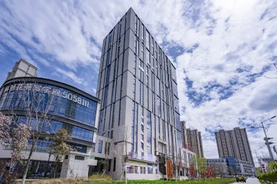 우루무치 톈루이웨팅 호텔（촹신광장） 뤼청 광장 주변 호텔