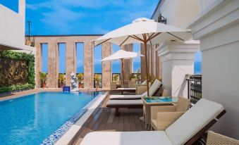 Danaciti Hotel