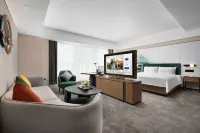 Hampton by Hilton Zibo Haidai Tower Отели рядом с достопримечательностью «Маленький город Иву»