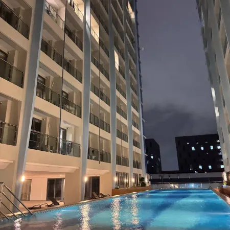 L.Condotel(Imperial Plaza Residence) Отели рядом с достопримечательностью «Gabriel "Flash" Elorde Museum»