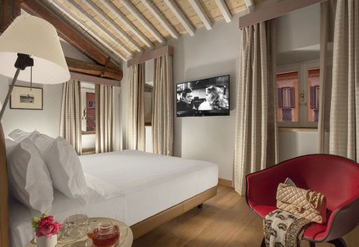 팔라초 스칸데르베크 외관