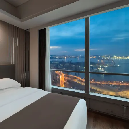 Xinglan Skyline Seaview Hotel (Zhongshan Plaza Furama International Branch)