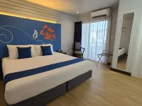 دايز إن باي ويندام باتونج بيتش فوكيت Hotels near مجمع بارادايس باتونغ