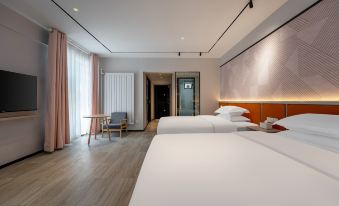 Borrman Hotel (Shennongjia Muyu Town Tourism Distribution Center)