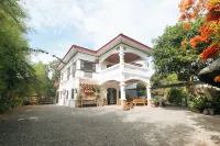 RedDoorz @ Casa Rafaelle Transient Ilocos Sur Các khách sạn ở Ilocos Sur