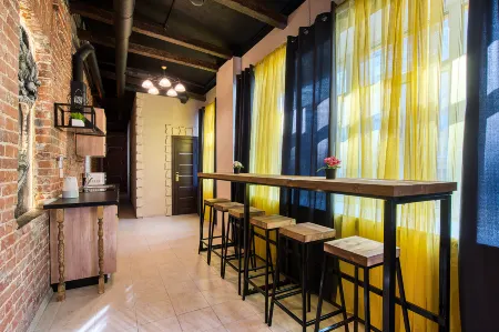 Винтерфелл Новокузнецкая Отели рядом с достопримечательностью «Скульптурный ансамбль «Знаки Зодиака»»