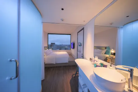 Tru by Hilton Da Nang City Centre Отели рядом с достопримечательностью «Cao Dai Temple»