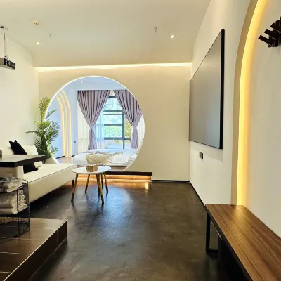Langfeng Apartment (Shi'ergong Metro Station) Hotels near Loft 345