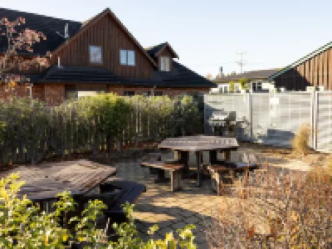 Haka House Wanaka Hotels in Wanaka