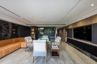 Le Shan MANPHU Cinema•ZenGardenCharmChoiceHotel