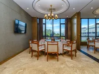 Vientiane Mekong Hotel(Swimming pool in the air) Hotels near Pha That Luang
