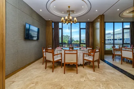 Vientiane Mekong Hotel Отели рядом с достопримечательностью «Будда-парк»