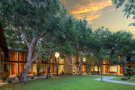 U Inchantree Kanchanaburi Отели рядом с достопримечательностью «Тайско-Бирманская железная дорога»