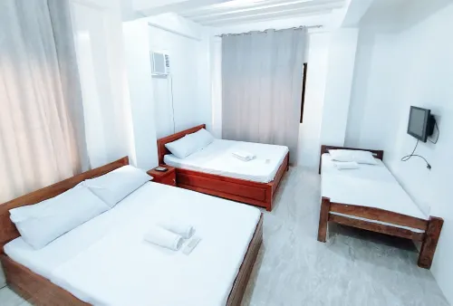 RedDoorz @ Elton Guesthouse - Guest houses