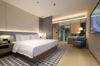 UNITED INVESTMENT MERRYDA  HOTEL Отели рядом с достопримечательностью «Heshangshan Relic Site»