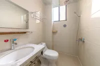 Qingcheng Xiaozhu Design Hotel (Haikou Meilan Airport) Hotel a 