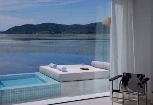 Suzhou AZURE Villa의 호수 전망 테라스