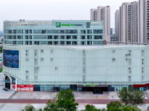 浜州センターホリデイ イン エクスプレスホテル（万達広場） 浜州のホテル