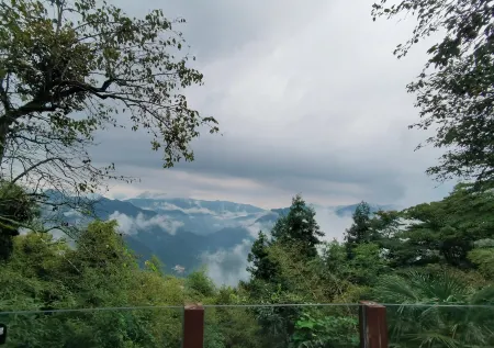 Jiuhuang Xinyi Homestay Отели рядом с достопримечательностью «Ape Cavern in Jiuhuang Mountain»