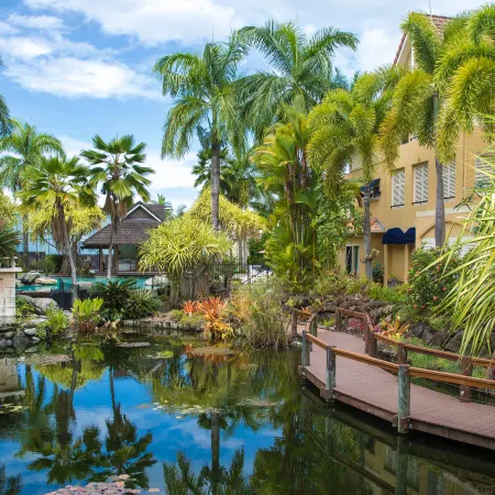 The Lakes Resort Cairns Отели рядом с достопримечательностью «Кладбище Мак-Леод стрит Пайонир»