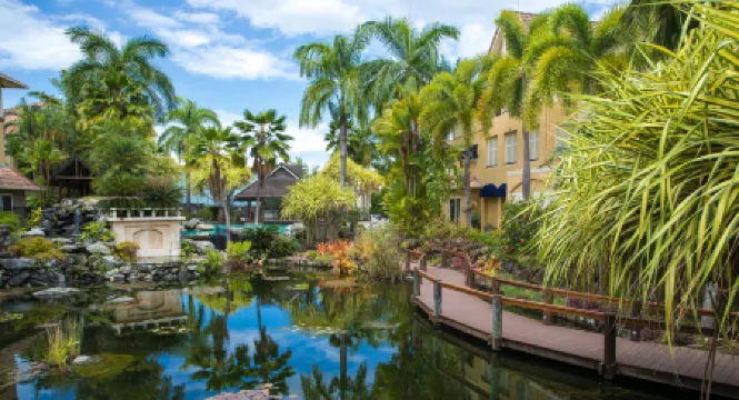 The Lakes Resort Cairns Отели рядом с достопримечательностью «Cairns Esplanade Beach Volleyball Court»