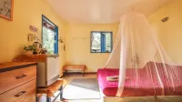 Micky Monkey Beach Hotel Phuket Maikhao Thailand فنادق في 