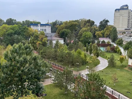 Nuovo Boutique Hotel Отели рядом с достопримечательностью «Masjid Xayr»