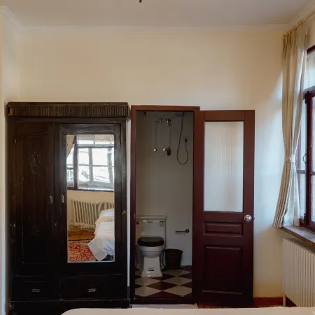 Alesha's Guesthouse
