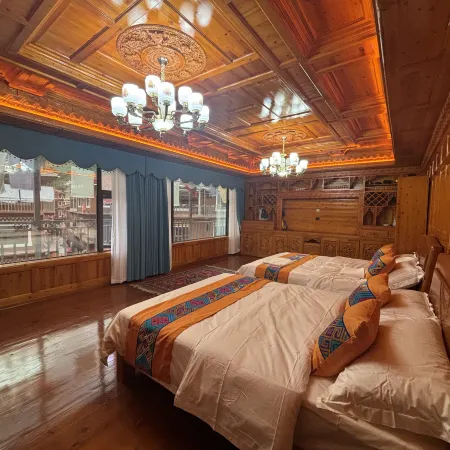 Heishui Jinshan Yiju Homestay