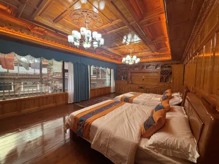 Heishui Jinshan Yiju Homestay