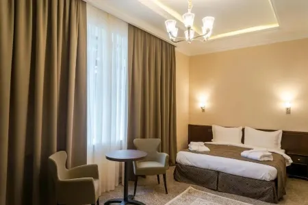 Royal Plus Hotel