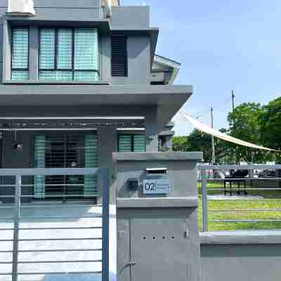 Corner House Puchong 18 pax BBQ Kid Friendly Hotel Exterior