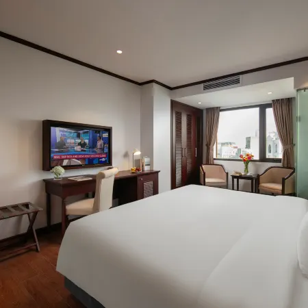 MAY DE VILLE Corner Hotel