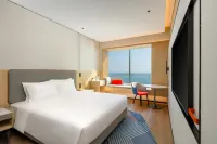 Holiday Inn Express Zhanjiang Coast Hotels near Techeng Island