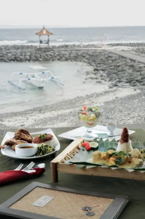 Ashyana Candidasa Beach Resort Отели рядом с достопримечательностью «Yeh Malet Beach»