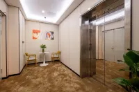 Fengyi Zhineng Light Luxury Hotel (Jiaxing Nanhu Yuehe Ancient Street) - parking