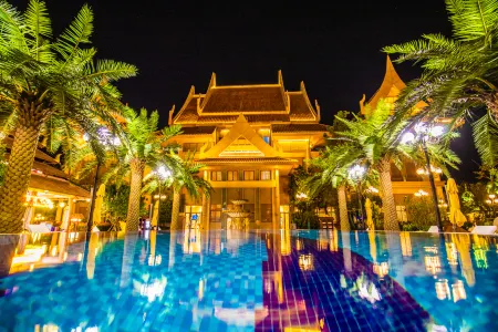 Hengda Venice five countries Hot Spring Hotel Отели рядом с достопримечательностью «Yuantuojiao Scenic Resort»