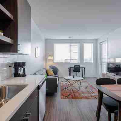 Cozysuites Artistry Cincy Rooms