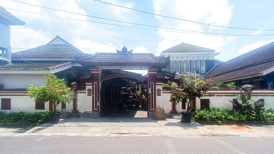Astri Homestay Carkranegara Mataram Mitra RedDoorz