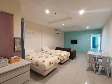 Peaceful 1-Bedroom Unit at Marina Island by JoMy Homestay Отели рядом с достопримечательностью «Teluk Nipah Beach»