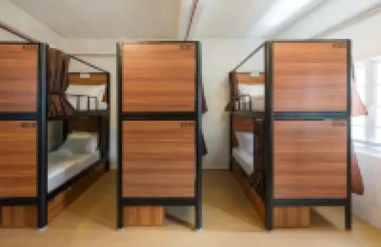 7 Wonders Hostel at Upper Dickson Hotel dekat Jalan Bugis