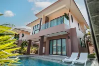 Pattaya Holiday Villa (Venice Single  Villa)【8 minutes drive to floating market + swimming pool】 Hôtels à : Huai Yai