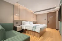 Urban Garden Hotel (Haikou Meilan International Airport Store) Hotels near Fengbaiju Former Residence