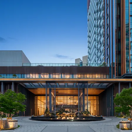 Linkong Jinjiang Hotel