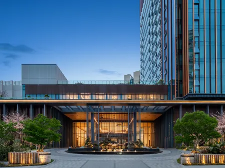 Linkong Jinjiang Hotel