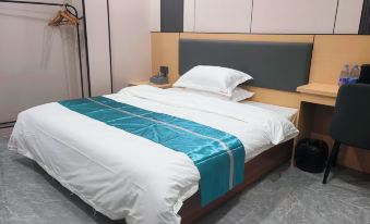 Shixing Jiayi Business Hotel