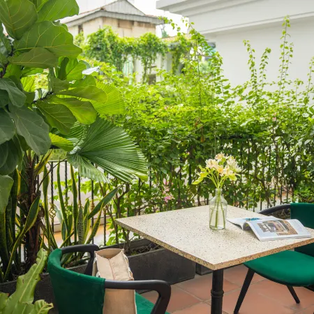 T-Ritz Saigon Hotel & Apartment Отели рядом с достопримечательностью «Институт Пастера»