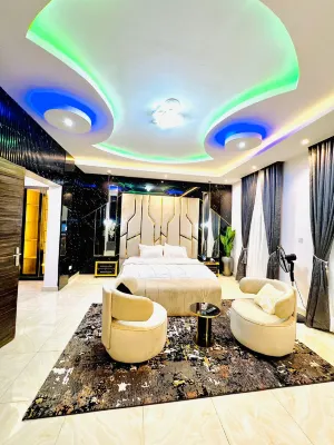 4 bed room Duplex Self compound with pool